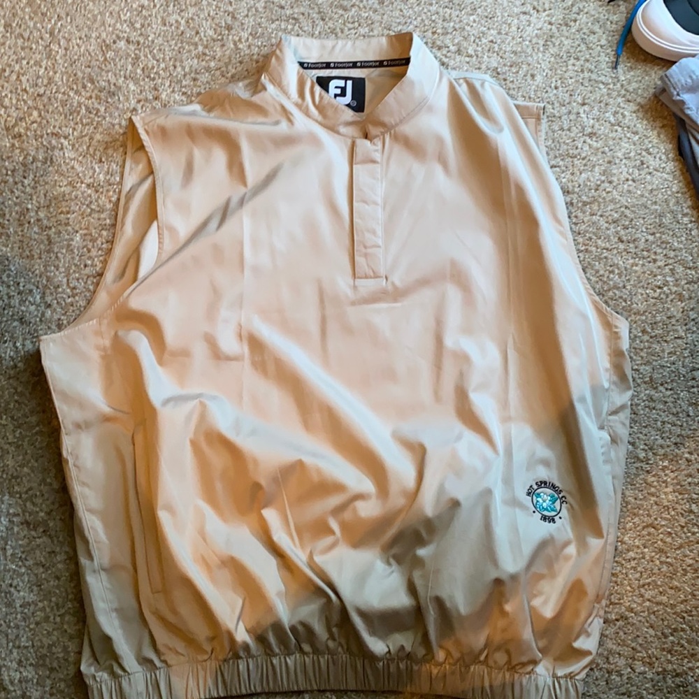 VINTAGE. Men’s footjoy wind breaker vest.
